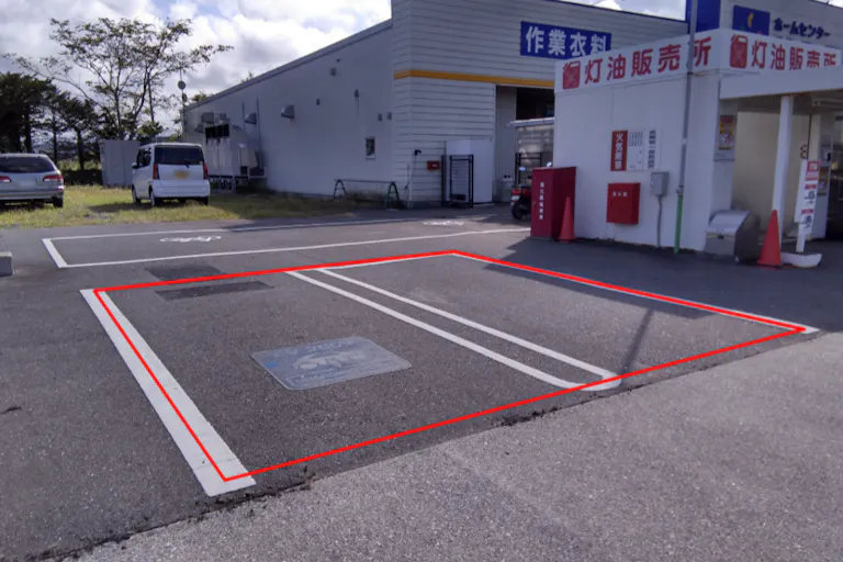 【サンデー種市店】屋外駐車場 キッチンカーの出店に最適なホームセンター内駐車場の屋外イベントスペースの画像1