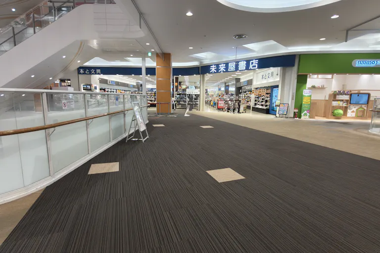 【イオンモール新潟亀田インター*】1F未来屋書店前の画像2