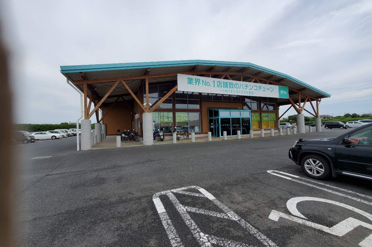 【ダイナム千葉海上店ゆったり館】プロモーションイベントに最適なアミューズメント施設のイベントスペース(付属棟側・店舗出入口前)