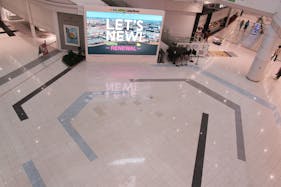 【イオンレイクタウンkaze】1F 光の広場