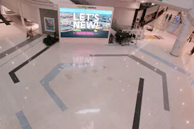 【イオンレイクタウンkaze】1F 光の広場