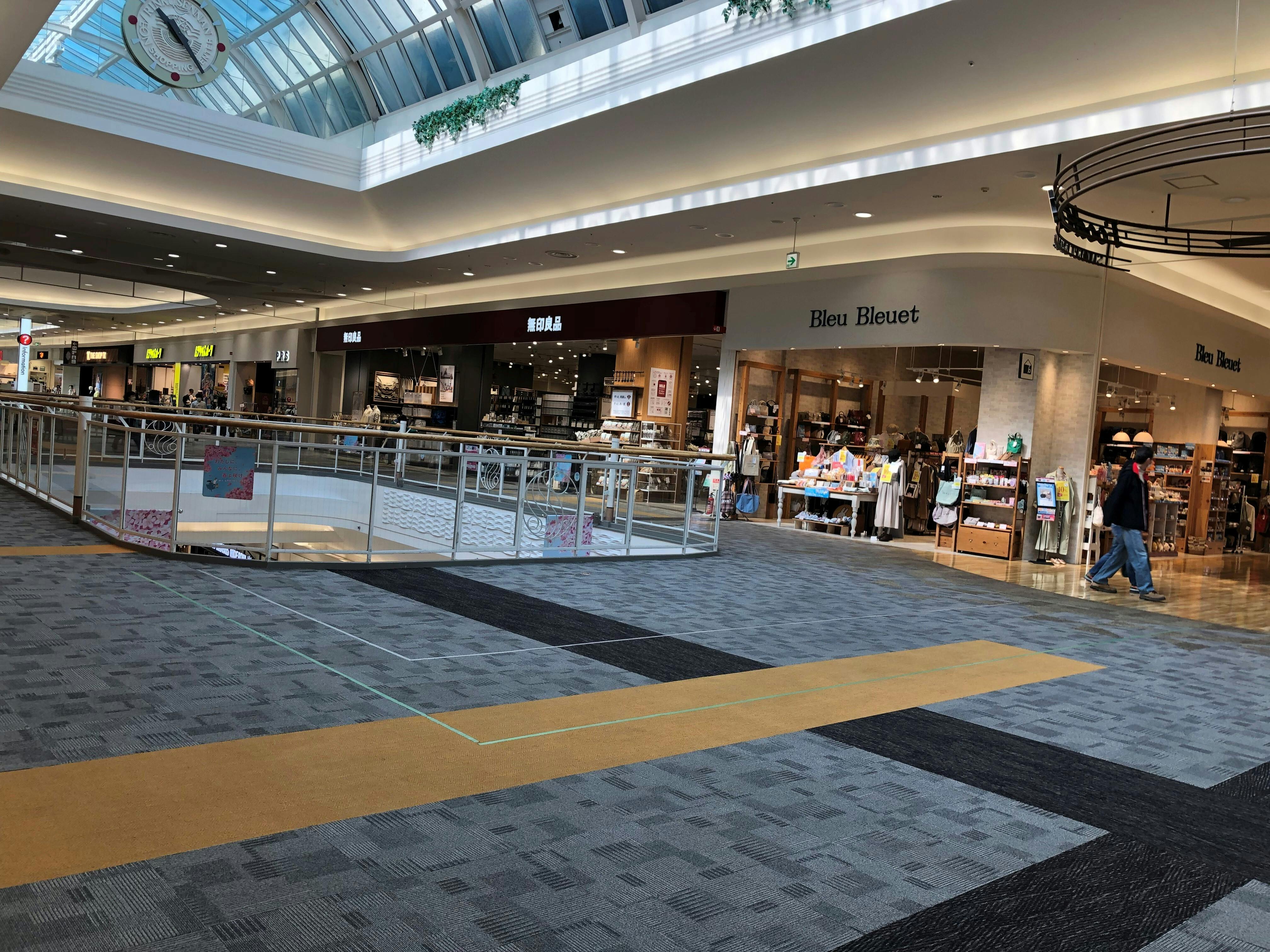 【イオンモールりんくう泉南】北Ｂブリッジ（フードコート入口前）の画像