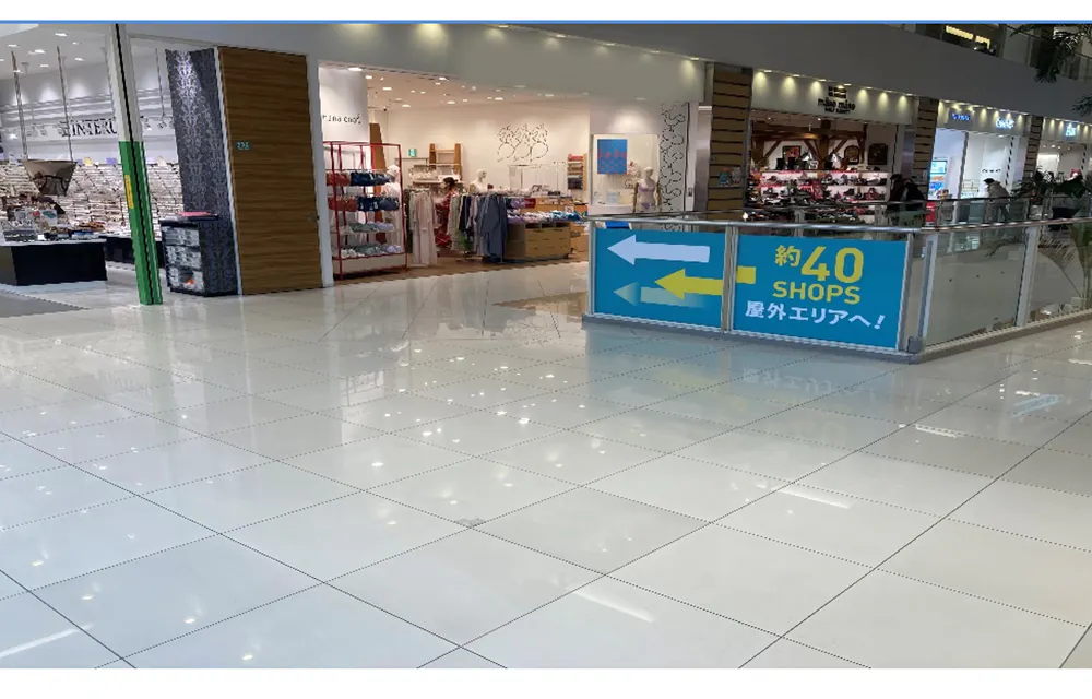 【ラゾーナ川崎プラザ】3階 Plaza East側吹き抜け前