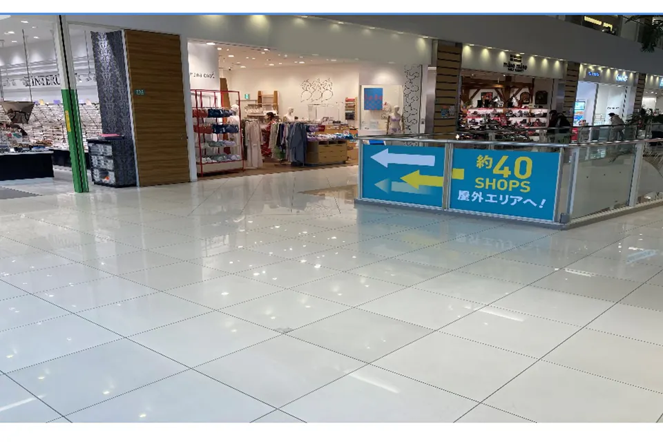 【ラゾーナ川崎プラザ】3階 Plaza East側吹き抜け前