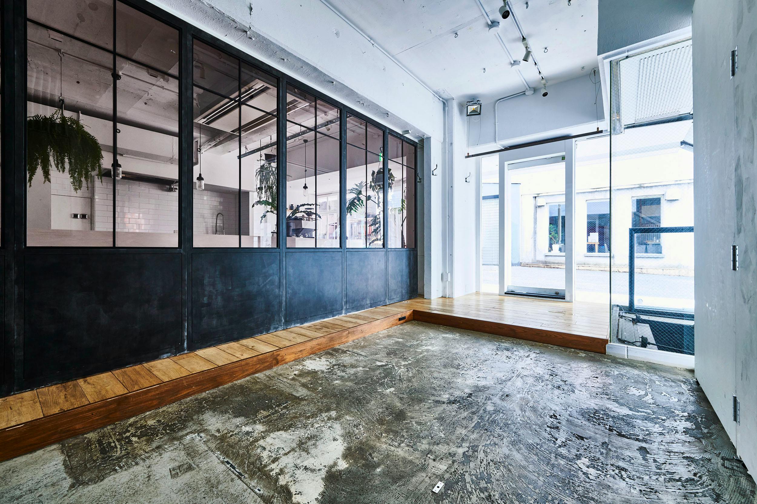 【 代官山駅5分 / メイン通り1F 路面 】 クリエイティブなキュレーション型