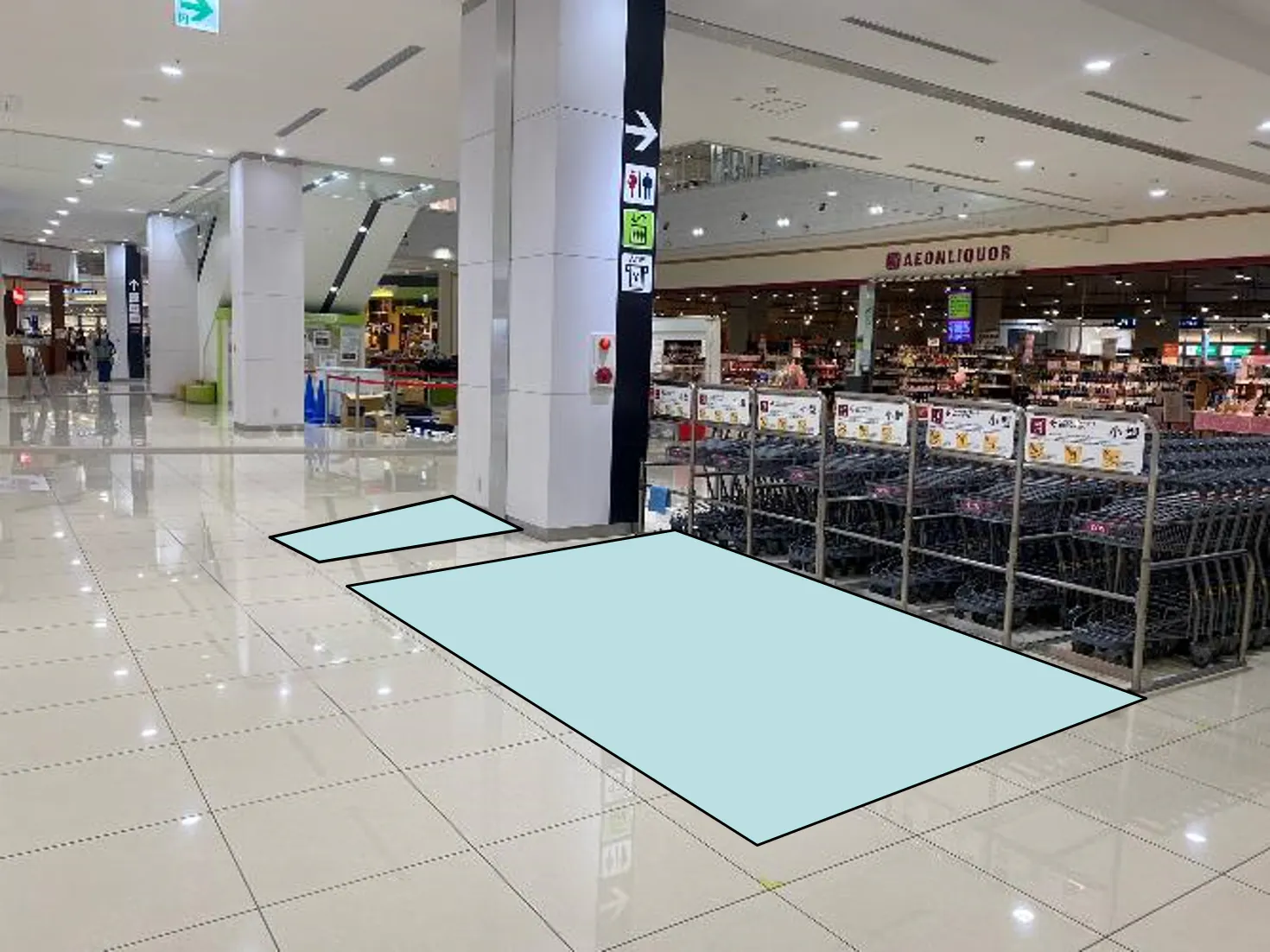 【イオンモール東員】1階 コスモスコートカート裏