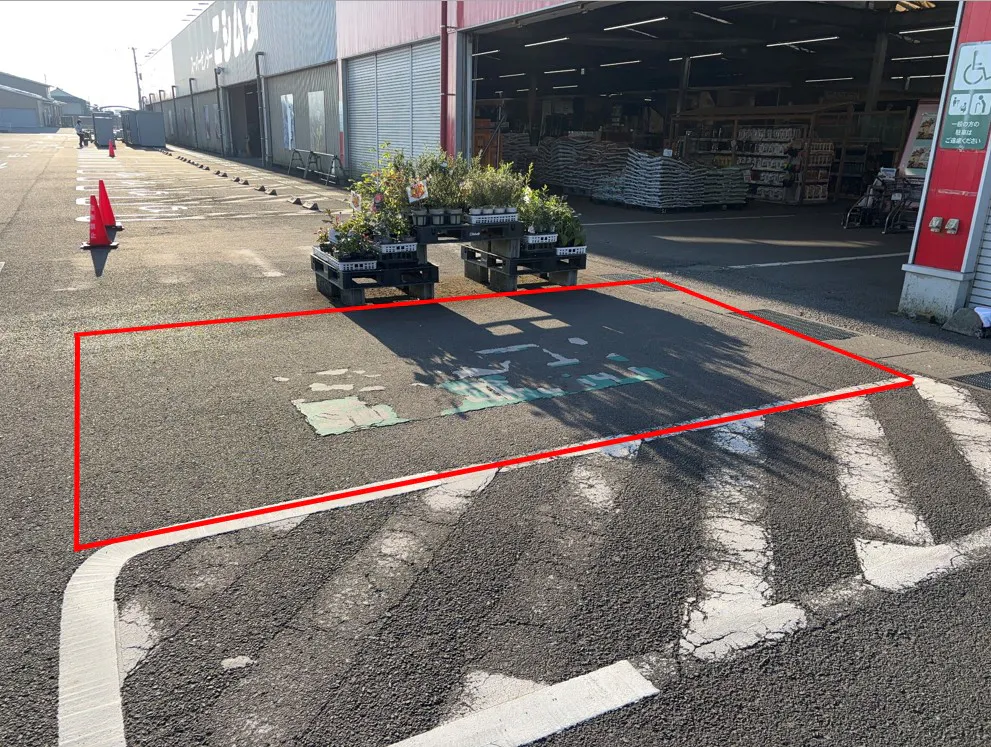 【スーパーセンターニシムタ岩川店】キッチンカーに最適な食鮮館側駐車場スペース