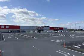 【スーパーセンターニシムタ岩川店】キッチンカーに最適な食鮮館側駐車場スペース