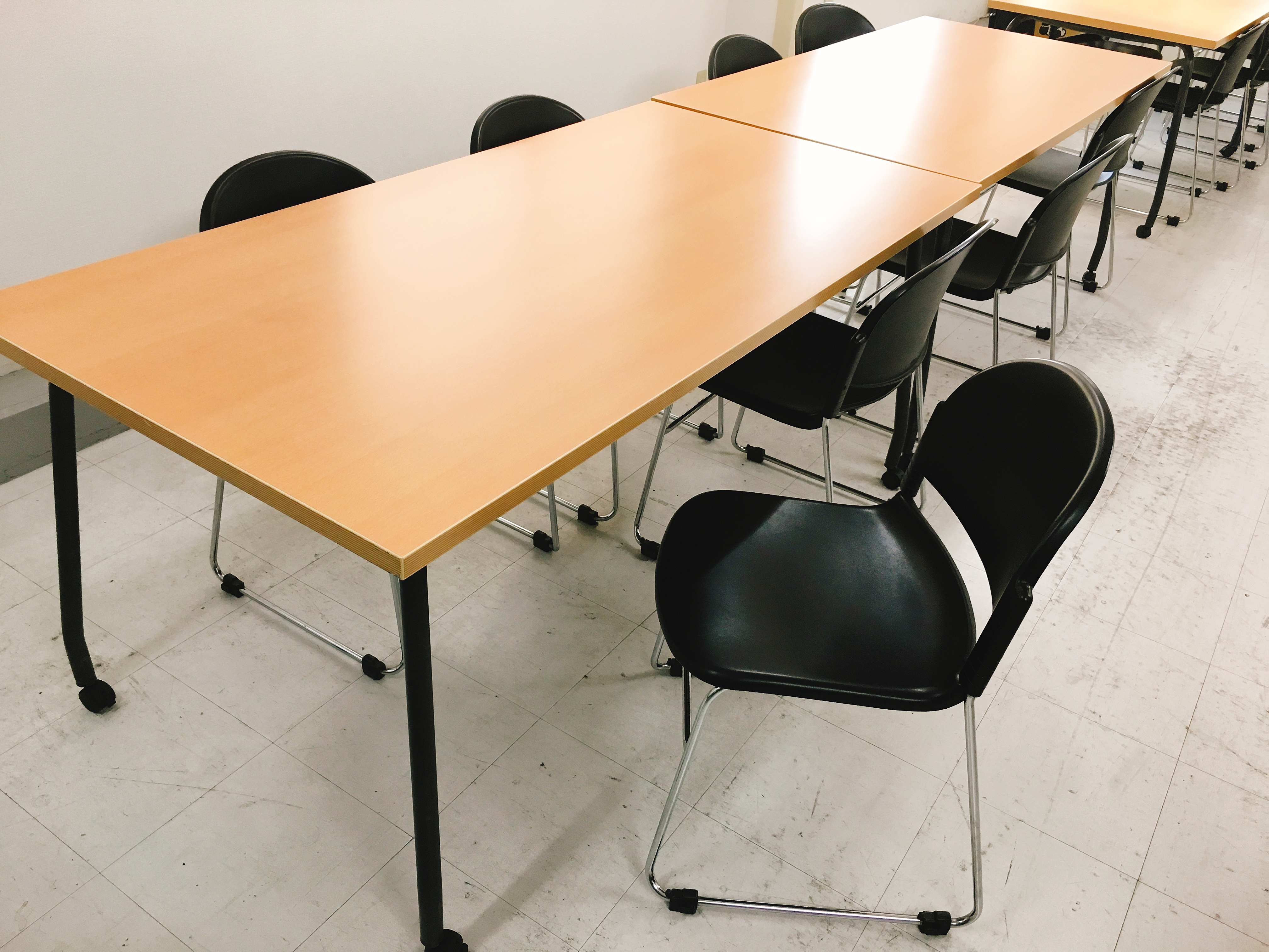 有料テーブル・イス(必要数をお知らせください)