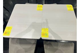 【イオンモール新小松】モール内広告 フードコートステッカー