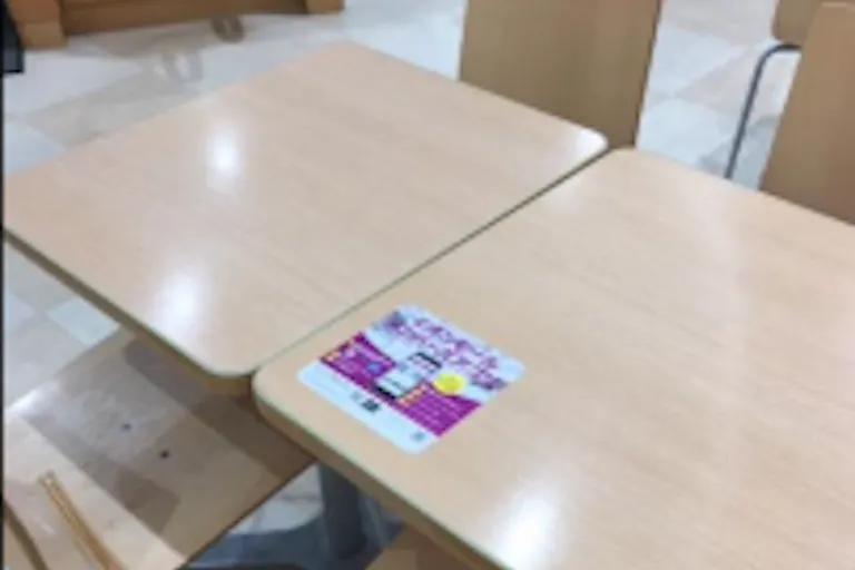 【イオンモール新小松】モール内広告 フードコートステッカーの画像3