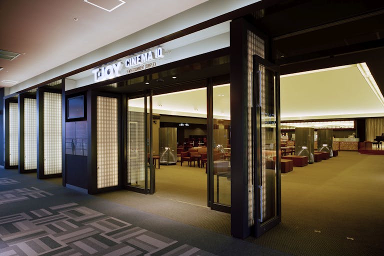 【T・ジョイ長岡】プロモーションに最適なロビースペースの画像1