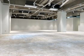 【渋谷駅7分】アパレル展示会やポップアップストアに適した豊富な什器が便利な広々イベントスペース