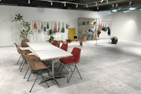 【渋谷駅7分】アパレル展示会やポップアップストアに適した豊富な什器が便利な広々イベントスペース