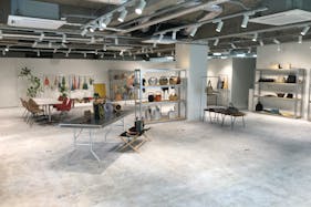 【渋谷駅7分】アパレル展示会やポップアップストアに適した豊富な什器が便利な広々イベントスペース