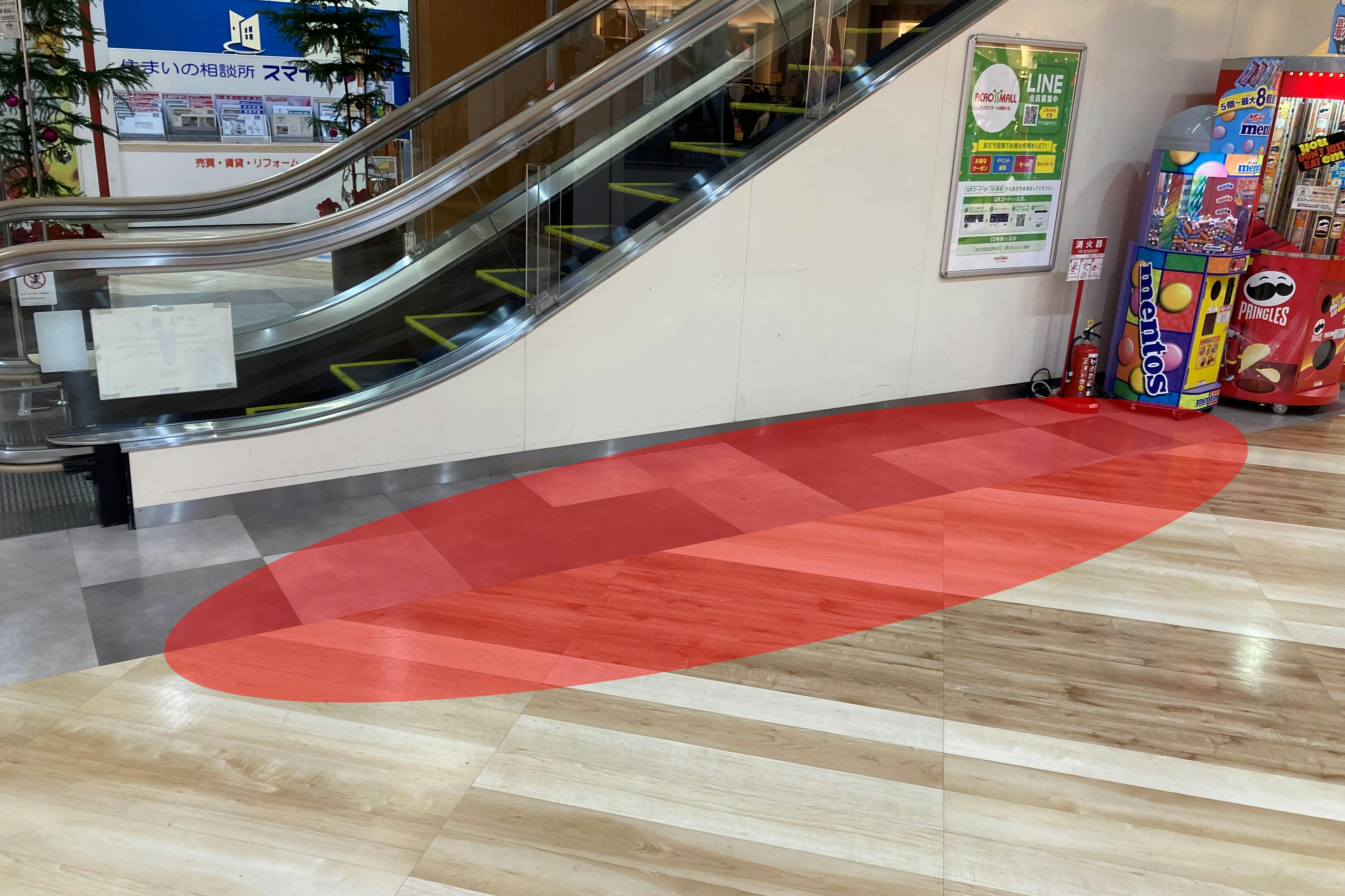 【アクロスモール新鎌ケ谷】食物販のポップアップストアやプロモーションに最適なショッピングモール1Fにある中央エスカレーター上り横のイベントスペース
