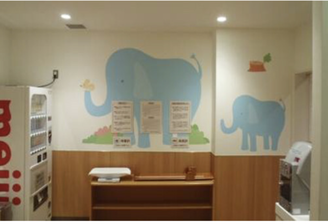 【イオンモール甲府昭和】モール内広告 授乳室