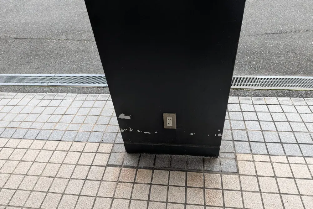 【天満屋ハピーズ老松店】入口横 左側 各種プロモーション、会員獲得イベントに最適な屋外催事イベントスペース