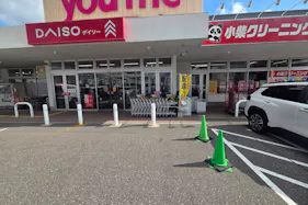 【ゆめマート八本松】キッチンカーに最適なスーパーマーケットメイン入口横の屋外催事イベントスペース