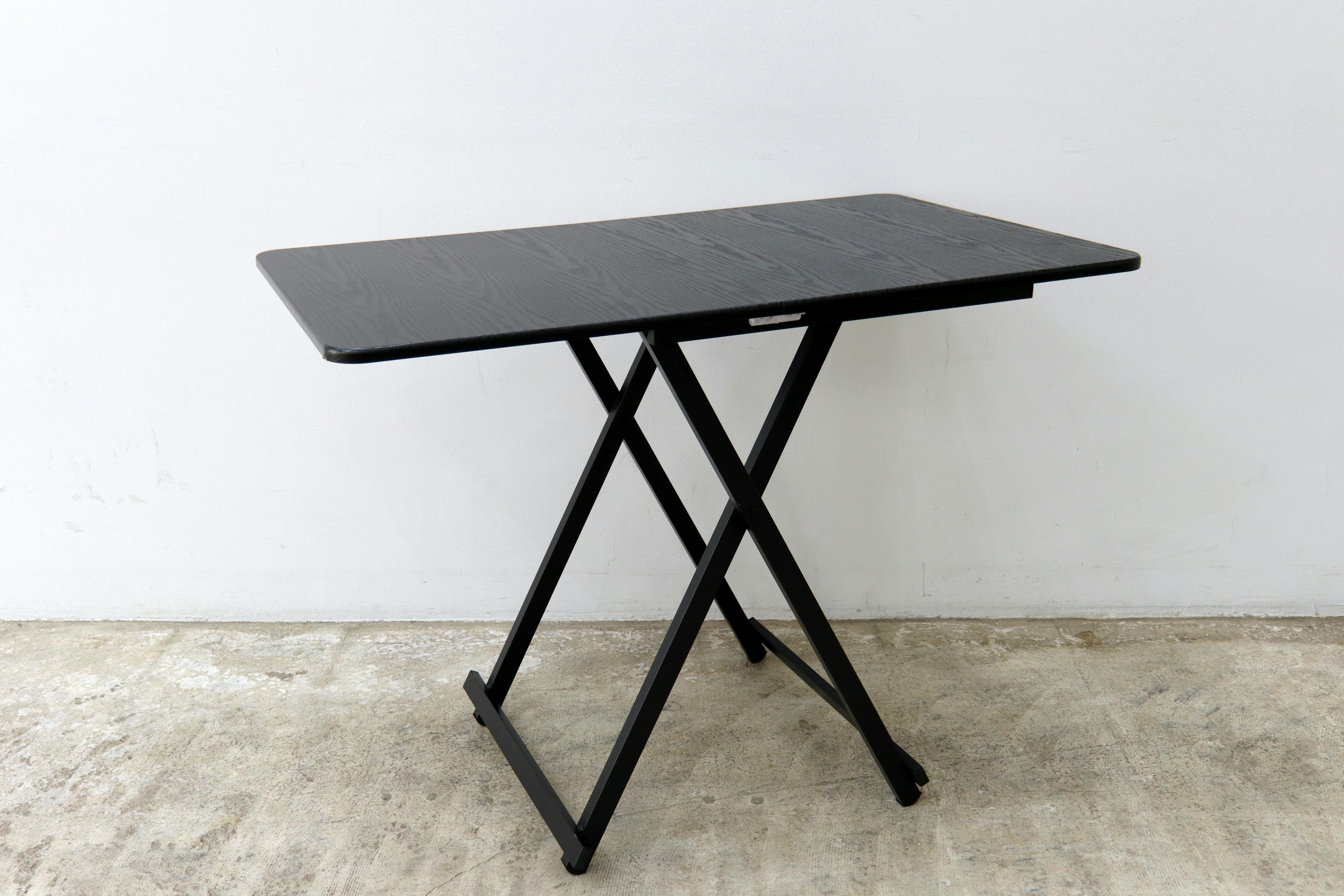 【本町駅7分】路面の駐車場2台付きで南向き / 展示会やポップアップストアに最適 / ガラス張りで開放感のある25坪のレンタルスペース / 無料貸し出し什器が充実