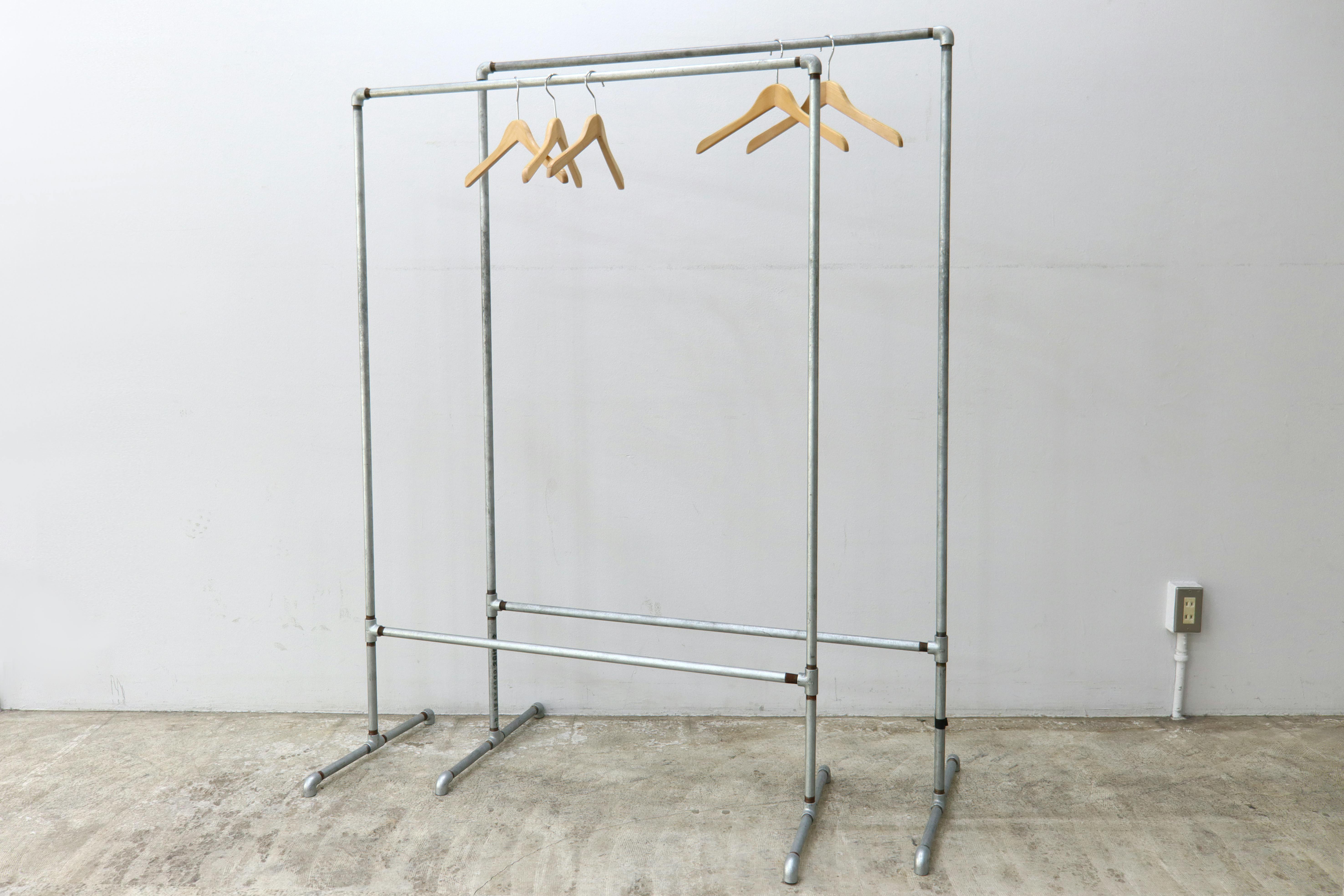 【本町駅7分】路面の駐車場2台付きで南向き / 展示会やポップアップストアに最適 / ガラス張りで開放感のある25坪のレンタルスペース / 無料貸し出し什器が充実