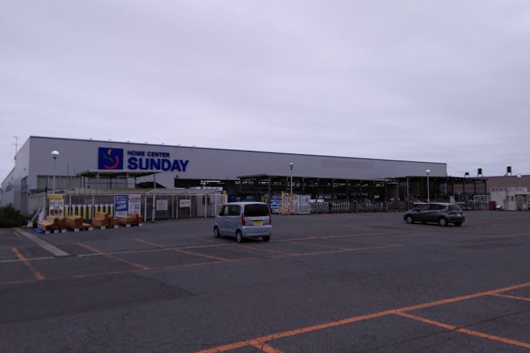 【サンデー浪岡店】風除室 食物販やプロモーション等の出店に最適なホームセンター店内のイベントスペースの画像2