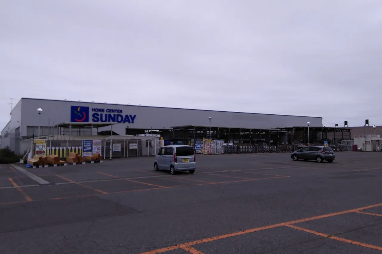 【サンデー浪岡店】風除室 食物販やプロモーション等の出店に最適なホームセンター店内のイベントスペース