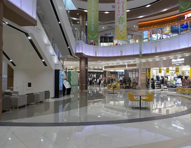 【イオンモールとなみ*】１F　チューリップコートの画像