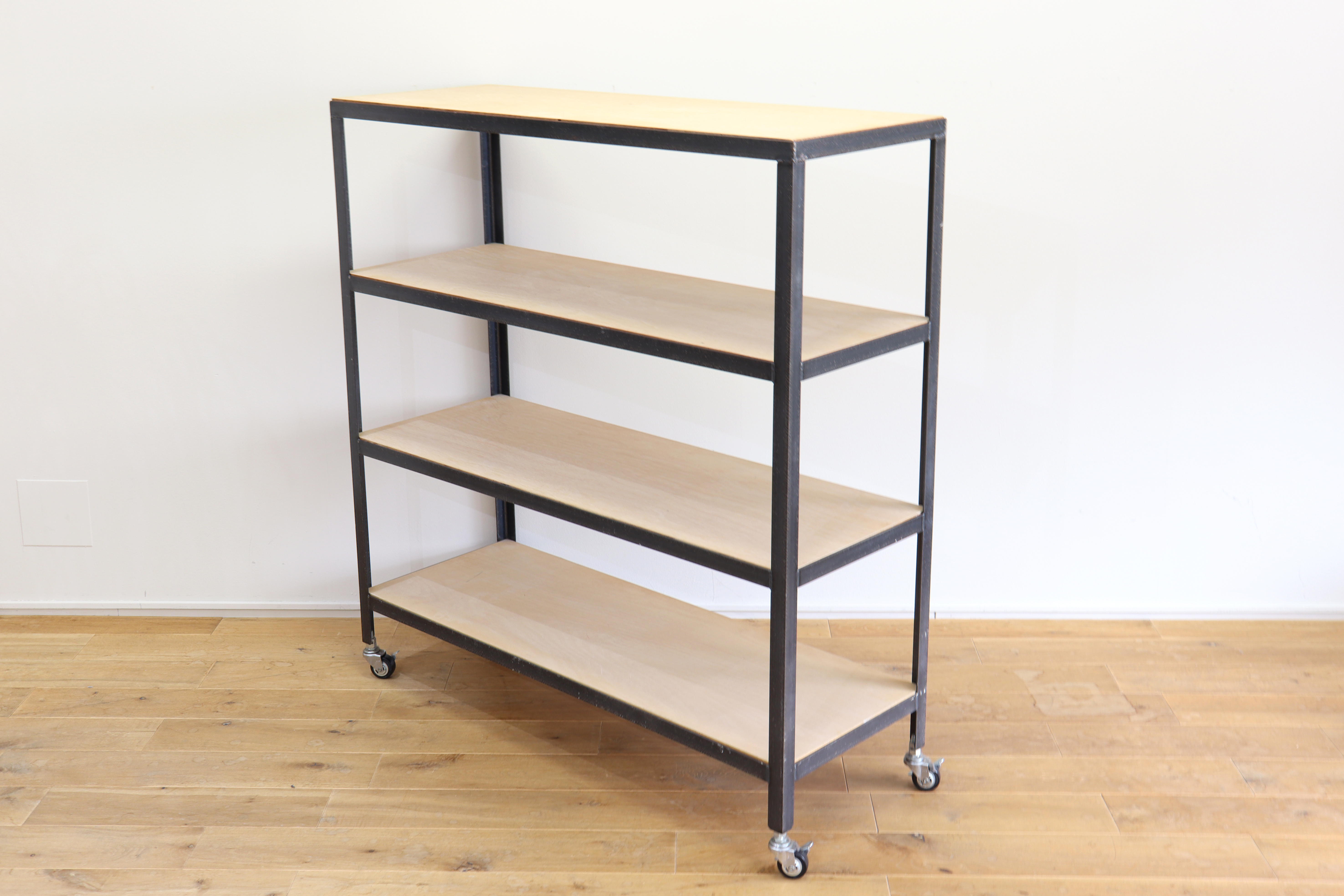 【本町駅7分】展示会やポップアップストア・アパレル向けLIVE配信に適した空間。