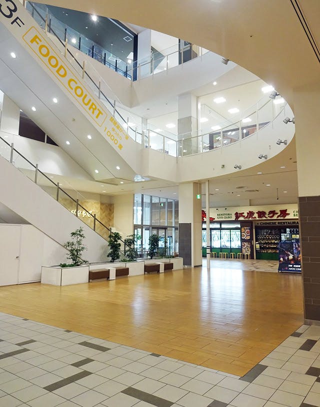 【イオンモール草津】1F レストランコートの画像