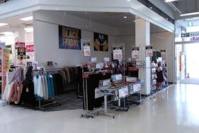 【イオンスーパーセンター涌谷店】物販やプロモーションに最適な入口横の区画型イベントスペース