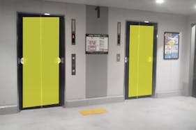 【イオン藤井寺ショッピングセンター】モール内広告 立体駐車場エレベーター