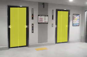 【イオン藤井寺ショッピングセンター】モール内広告 立体駐車場エレベーター