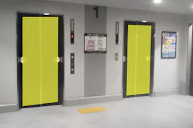 【イオン藤井寺ショッピングセンター】モール内広告 立体駐車場エレベーター