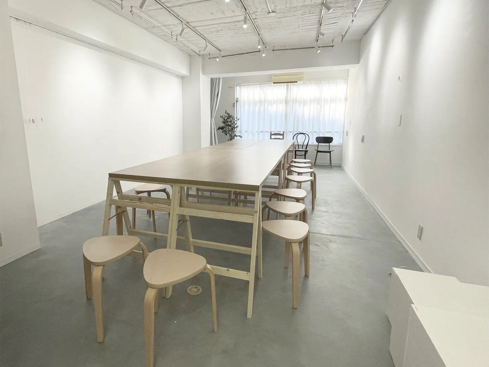 【初台駅5分】カメラ1台で本格的な撮影可能／撮影実績多数／近隣駐車場多数で搬入も簡単