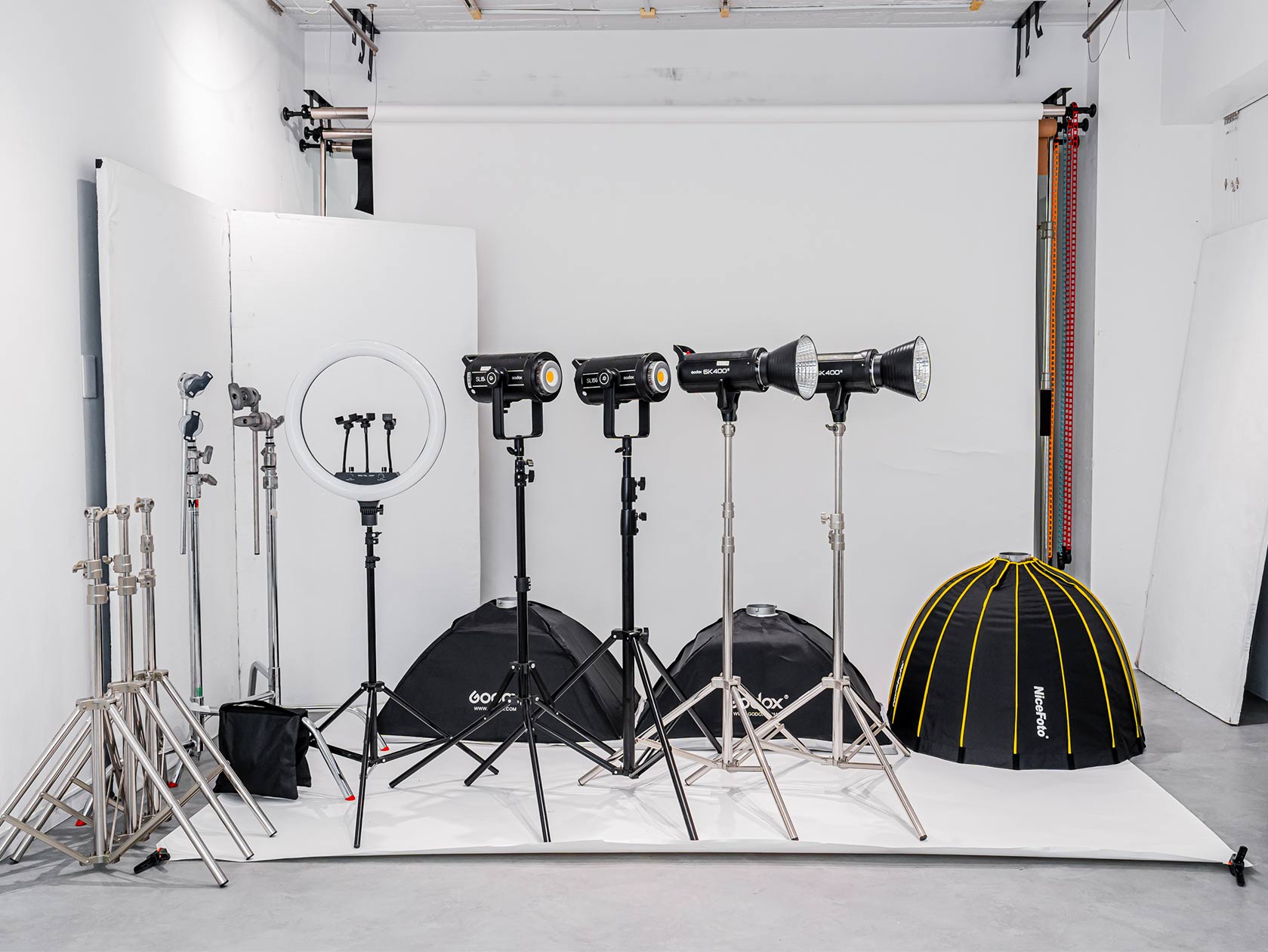 【初台駅5分】カメラ1台で本格的な撮影可能／撮影実績多数／近隣駐車場多数で搬入も簡単