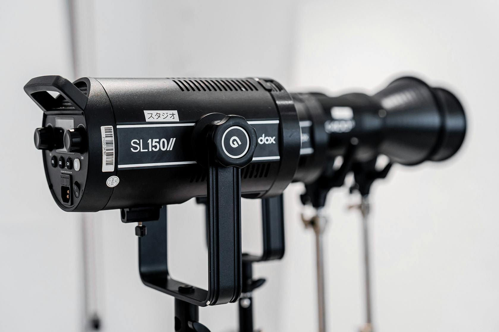 【初台駅5分】カメラ1台で本格的な撮影可能/撮影実績多数/近隣駐車場多数で搬入も簡単