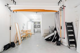 【初台駅5分】カメラ1台で本格的な撮影可能/撮影実績多数/近隣駐車場多数で搬入も簡単