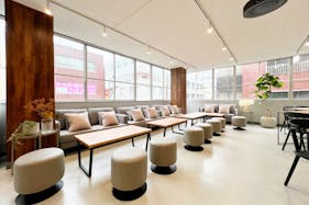 【神田駅1分】アパレル系の展示会、販売会用途に適した70㎡ の広いレンタルスペース