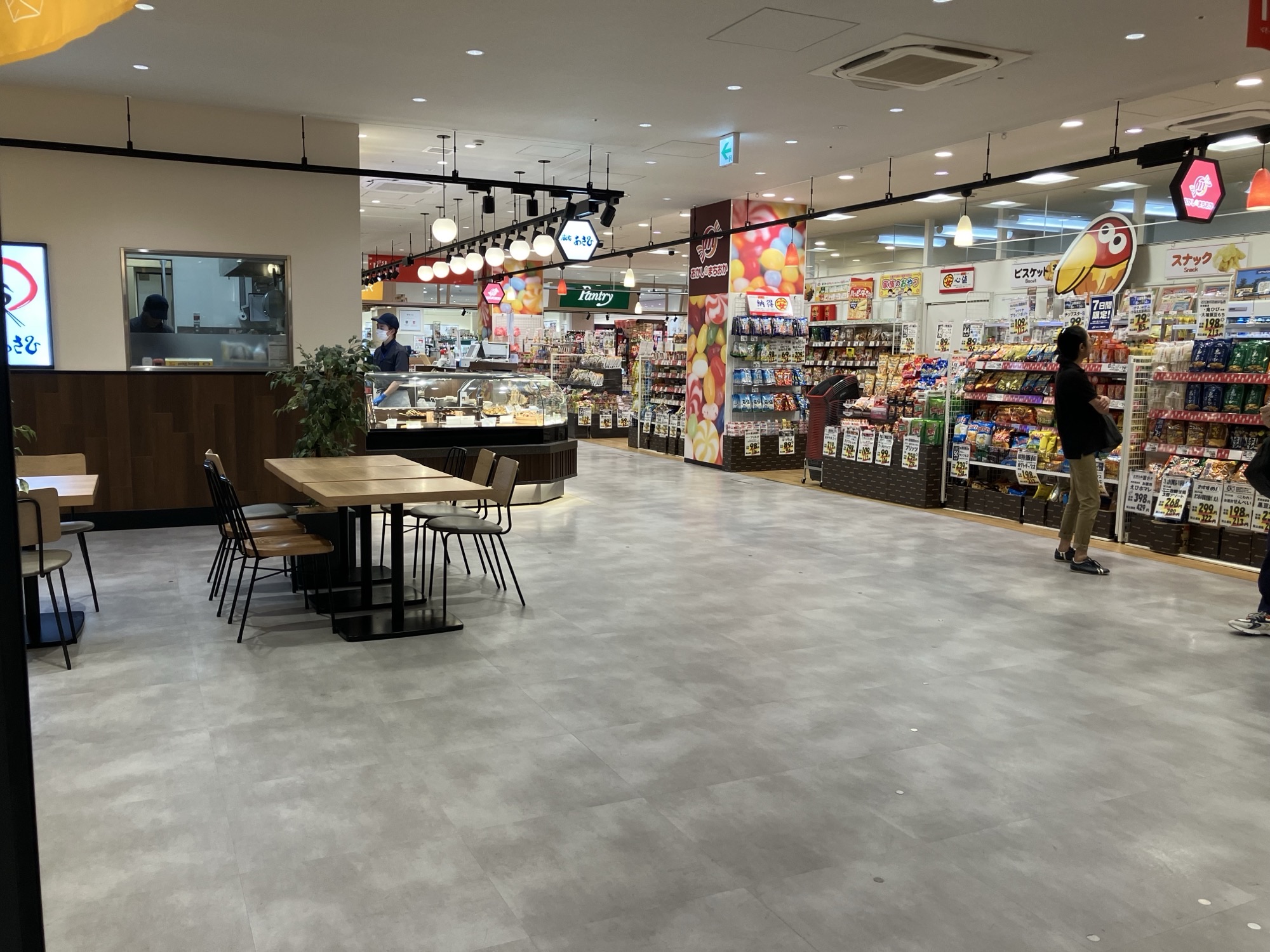 【KAMEIDO CLOCK】B1Fイートイン 物販、食物販のポップアップストアや販促プロモーションに最適な催事イベントスペース