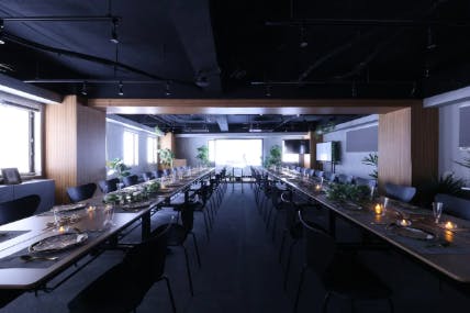 【新宿三丁目1分】会議や展示会などに最適な駅チカでアクセス抜群なイベントスペース