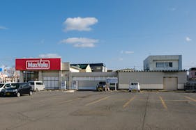 【マックスバリュ松島店】各種プロモーションイベントに最適な店舗内イートインスペース横のイベントスペース