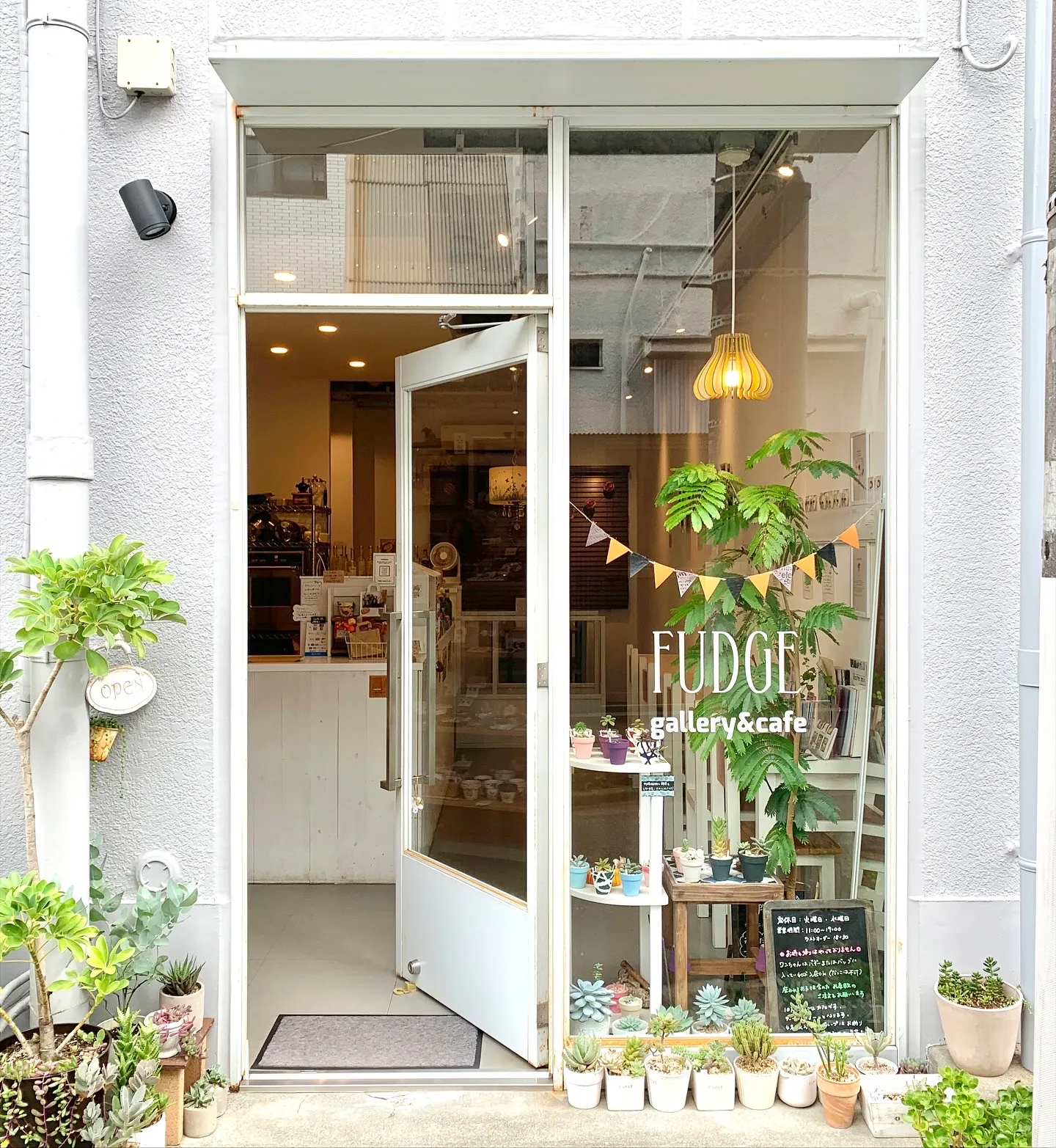 【不動前駅6分】ポップアップストアや個展に最適！カフェ地下にあるレンタルギャラリー