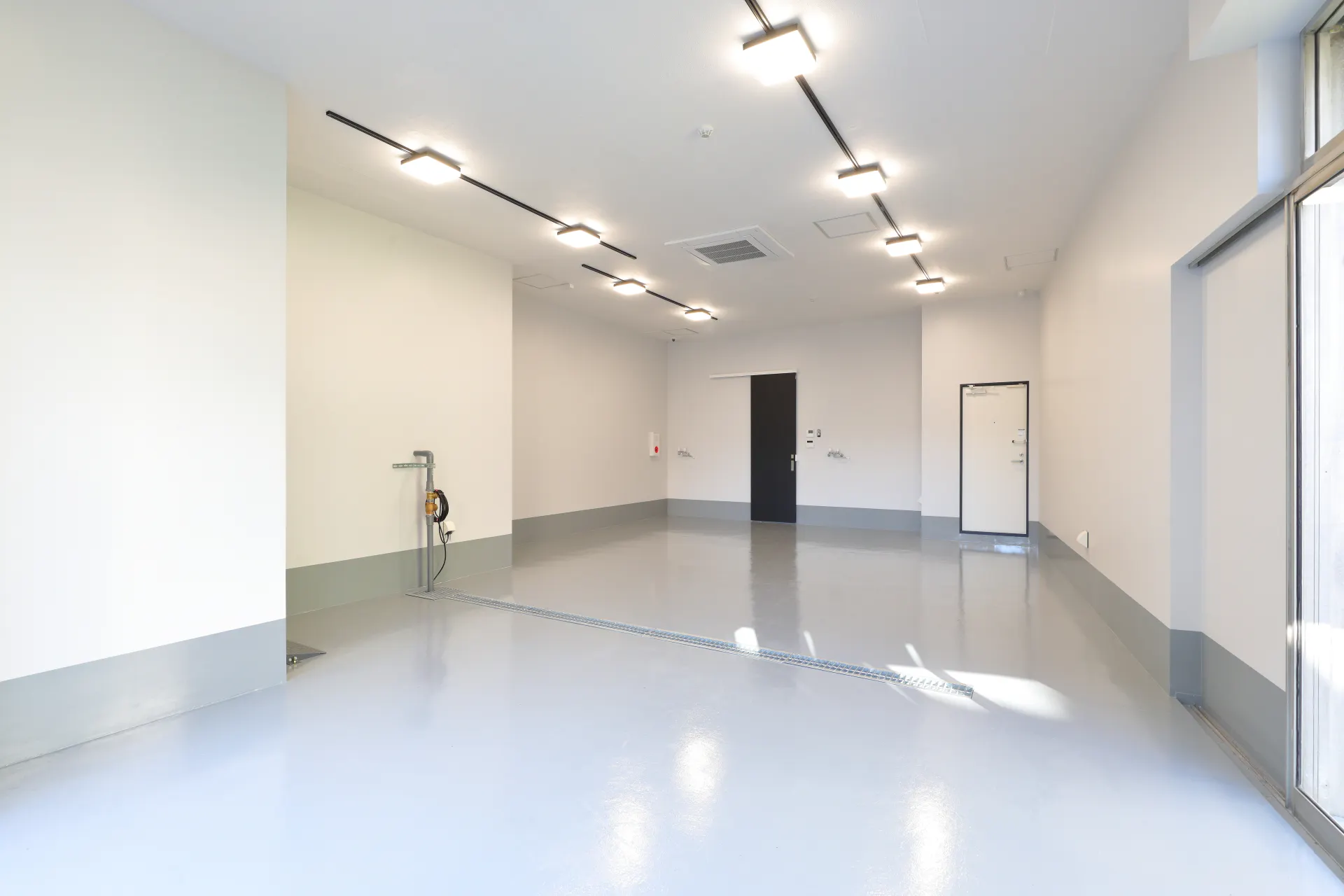 【蓮沼駅2分】車・バイク撮影におすすめの一棟貸切スタジオ