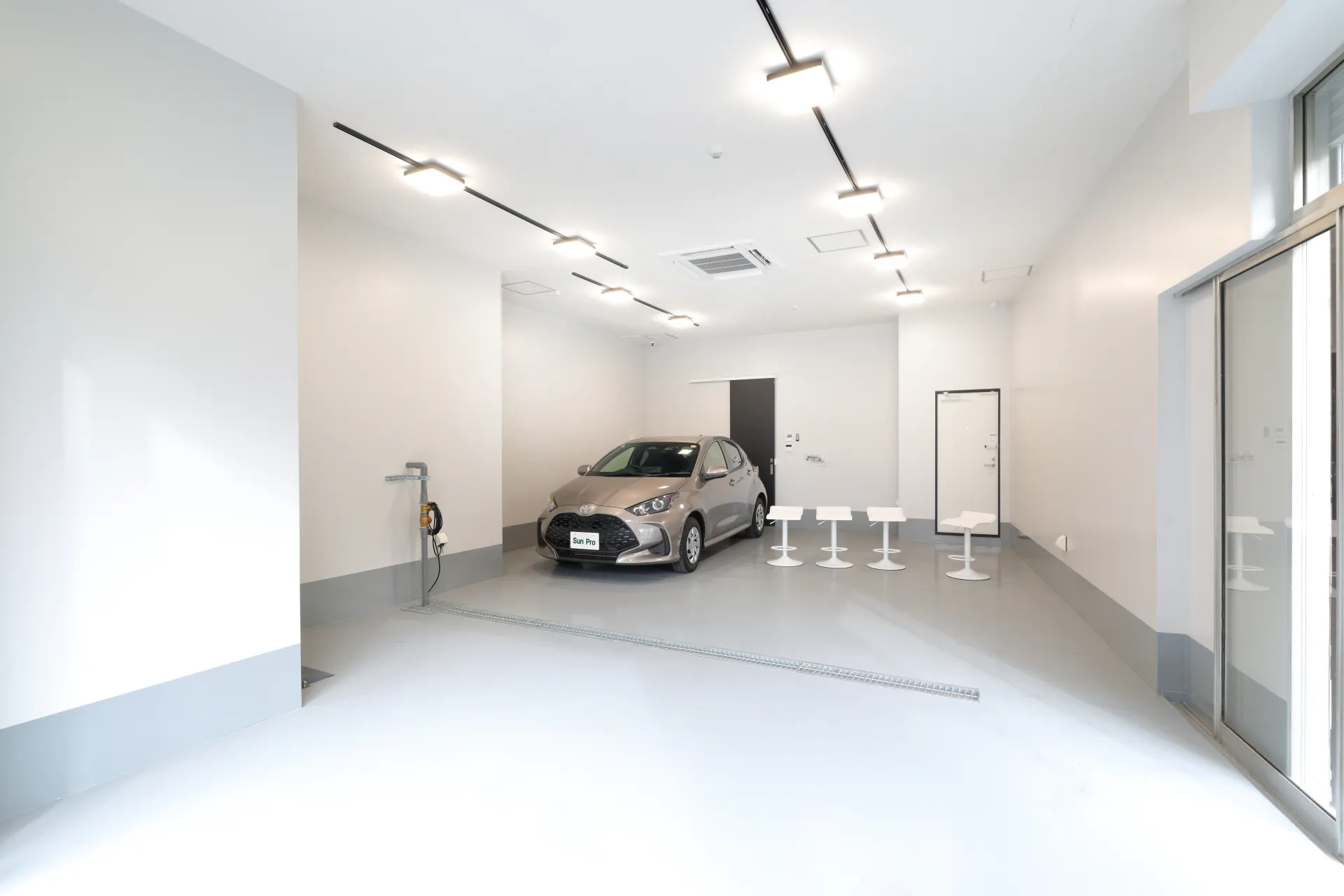 【蓮沼駅2分】車・バイク撮影におすすめの一棟貸切スタジオ