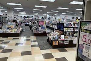 【TSUTAYA首里店】ポップアップストアやプロモーションに適した下りエスカレーター近くのレンタルスペース