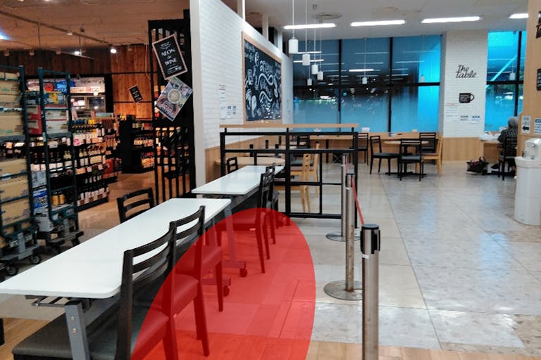 【イオンスタイル御所野】各種プロモーションイベントに最適なフードエリア内のイートインスペース前にあるイベントスペースの画像1