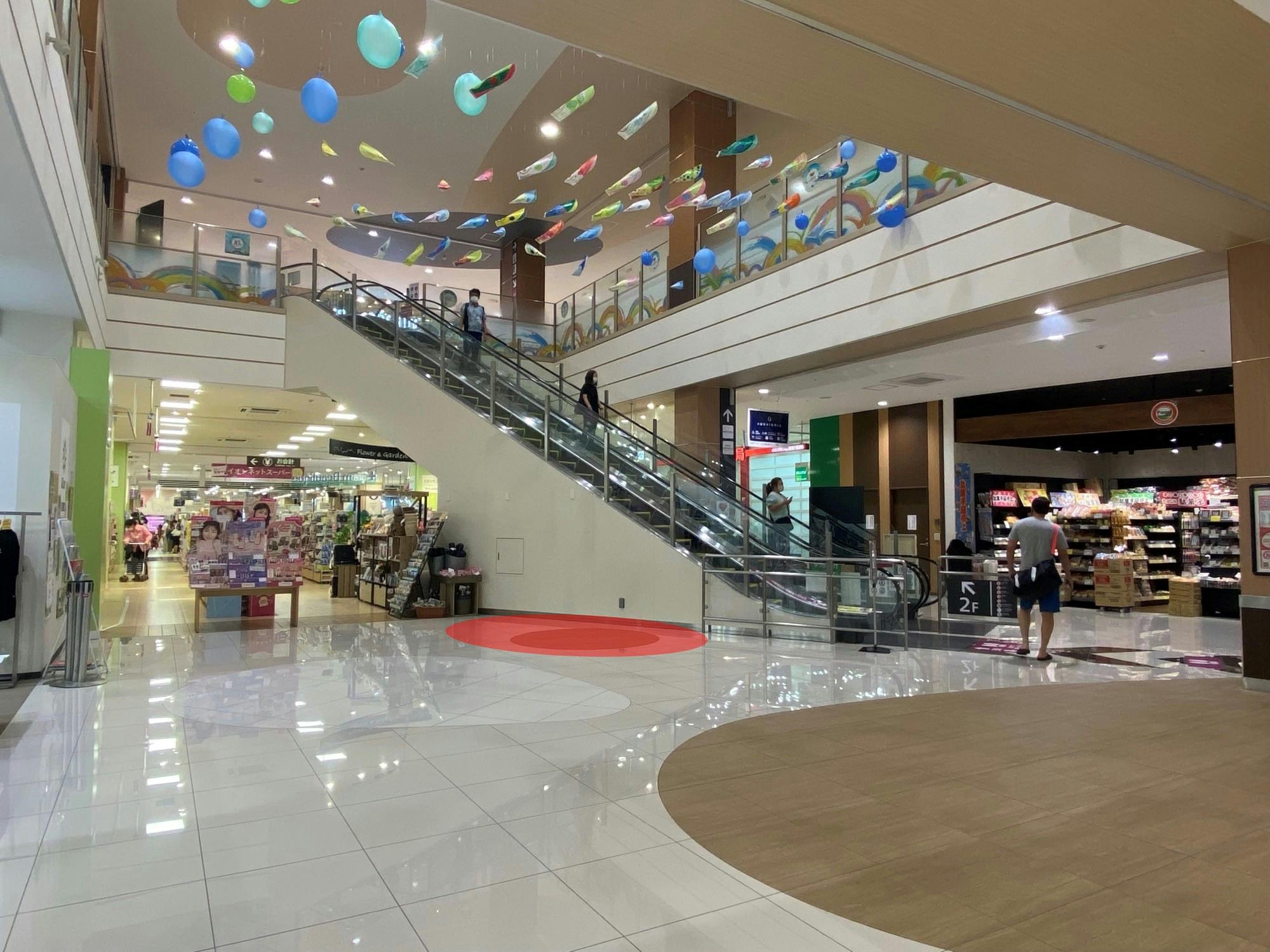 【イオンタウン吉川美南】会員獲得系のプロモーションやポップアップストア等に最適な地域密着型ショッピングモール1階エスカレーター横のイベントスペース(西1Fエスカ脇)