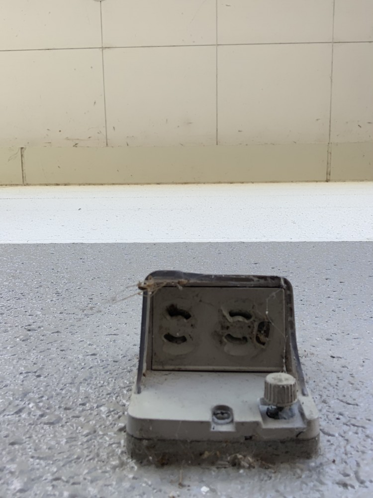 【ザ・ロウズ小倉】販促プロモーションに最適な軒下スペース