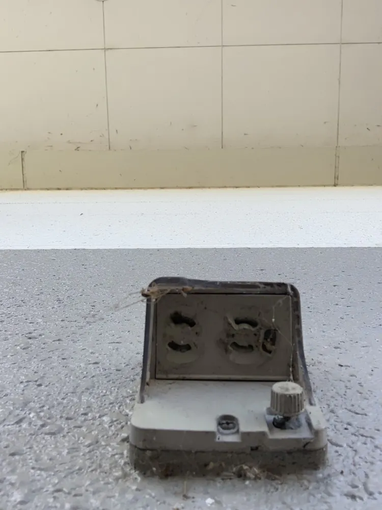 【ザ・ロウズ小倉】販促プロモーションに最適な軒下スペース